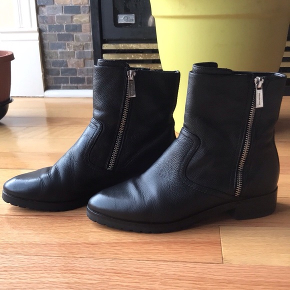 Michael Kors Shoes - Michael Kors Black Leather Ankle Booties Sz 6